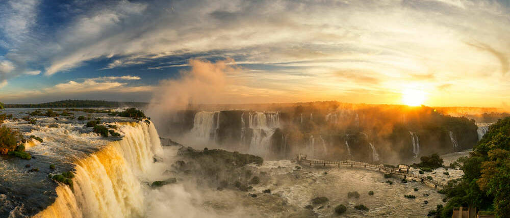 Voyage Argentine lever de soleil sur les chutes d'Iguazu