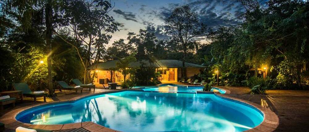 Voyage Argentine splendeurs piscine lodge de charme à Puerto Iguazu