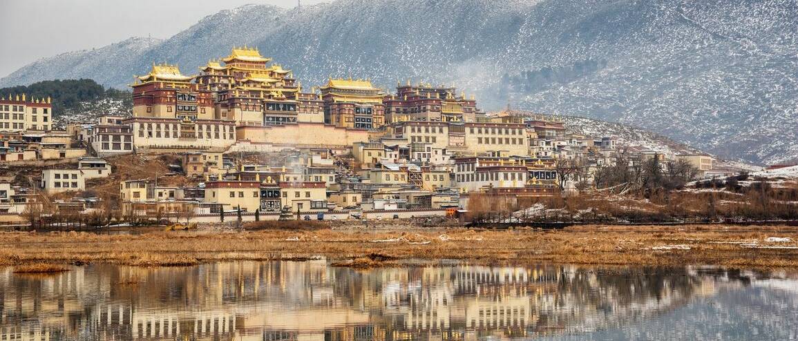 Voyage Chine Yunnan Shangri La montagnes enneigées