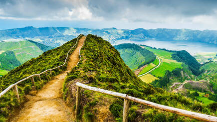 voyage aux Açores un jardin au milieu de l'Atlantique vue d'un sentier de randonnée
