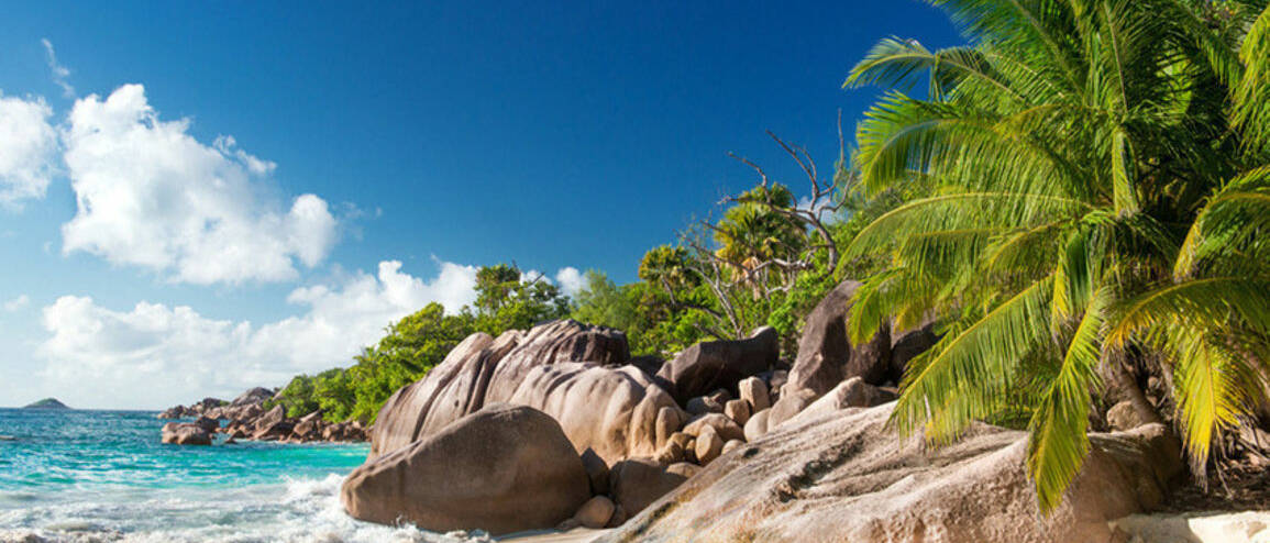 Voyage aux Seychelles plage et rochers