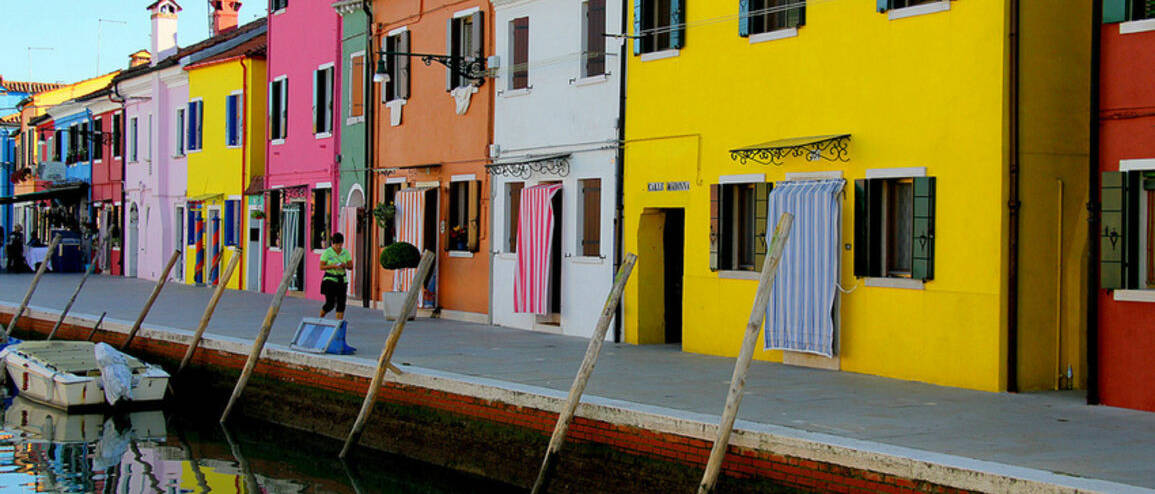 Voyage Italie canaux et facades colorées à Burano Venise