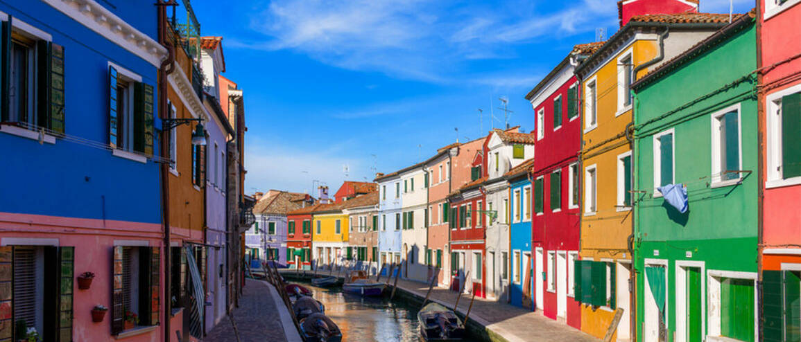 Voyage Italie canaux et facades colorées à Burano Venise