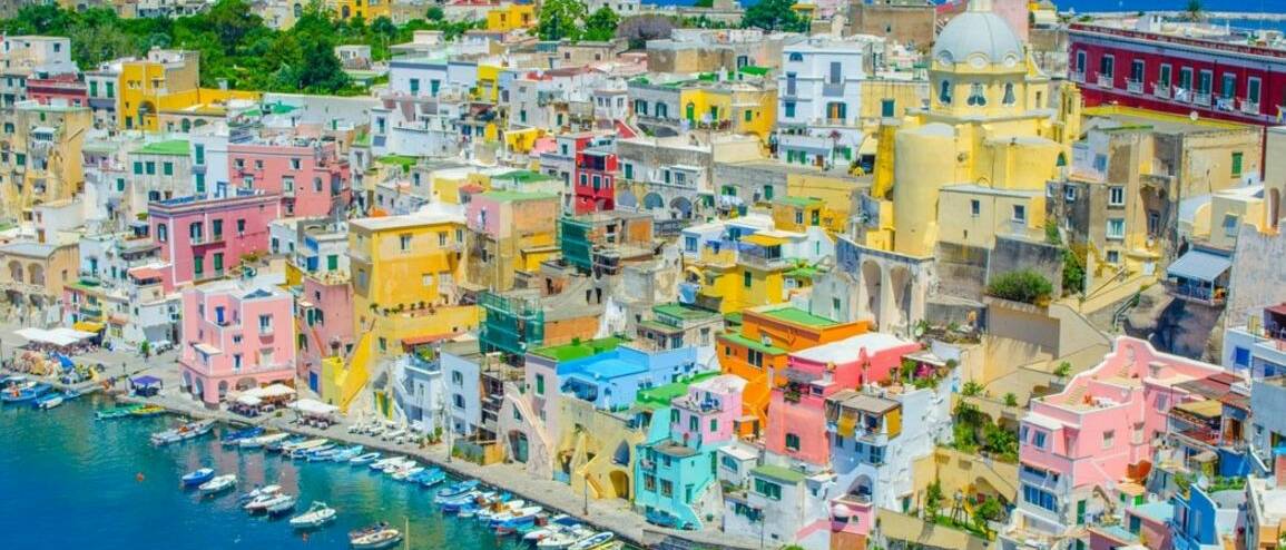 Voyage Italie séjour à Naples maisons colorées Procida