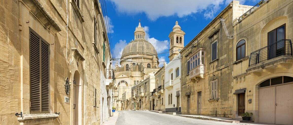 Voyage Malte église et rue à Gozo