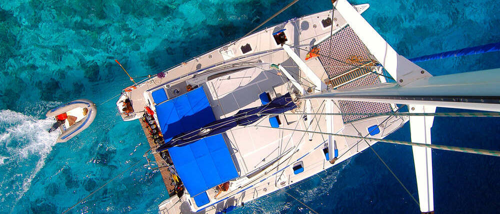 Voyage Polynésie française catamaran vue du mat croisière privée