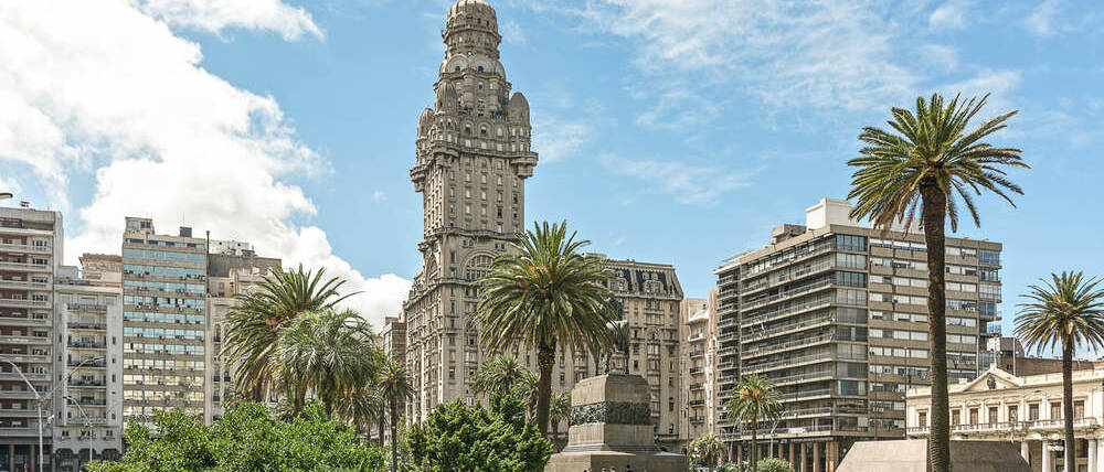 Voyage Uruguay Montevideo palais Salvo sur la place de Independance