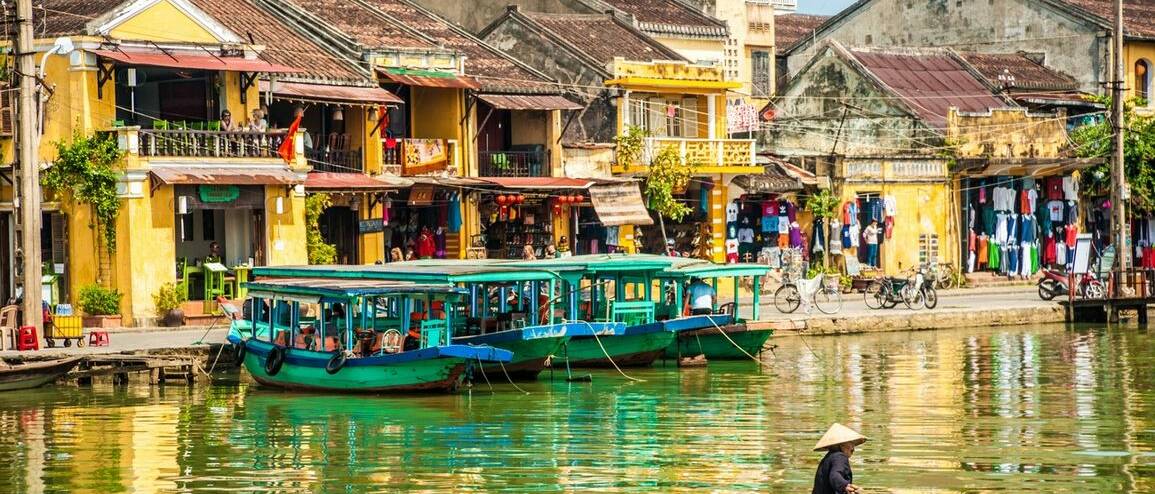 Voyage Vietnam boutiques sur le port Hoi An delta du Mekong